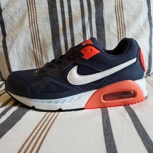 Nike Shoes - Nike Airmax Nike Shoes - Nike Airmax